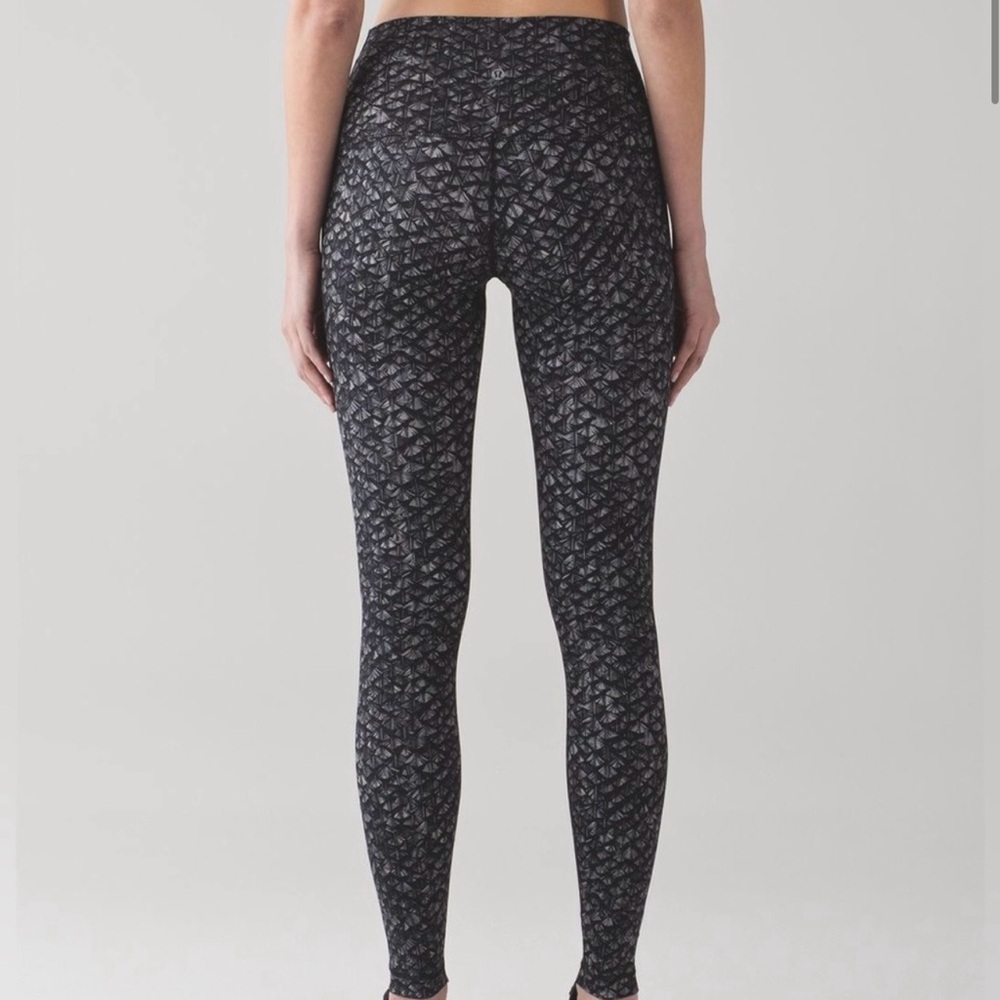 Lululemon Wunder Under Black PLeggings